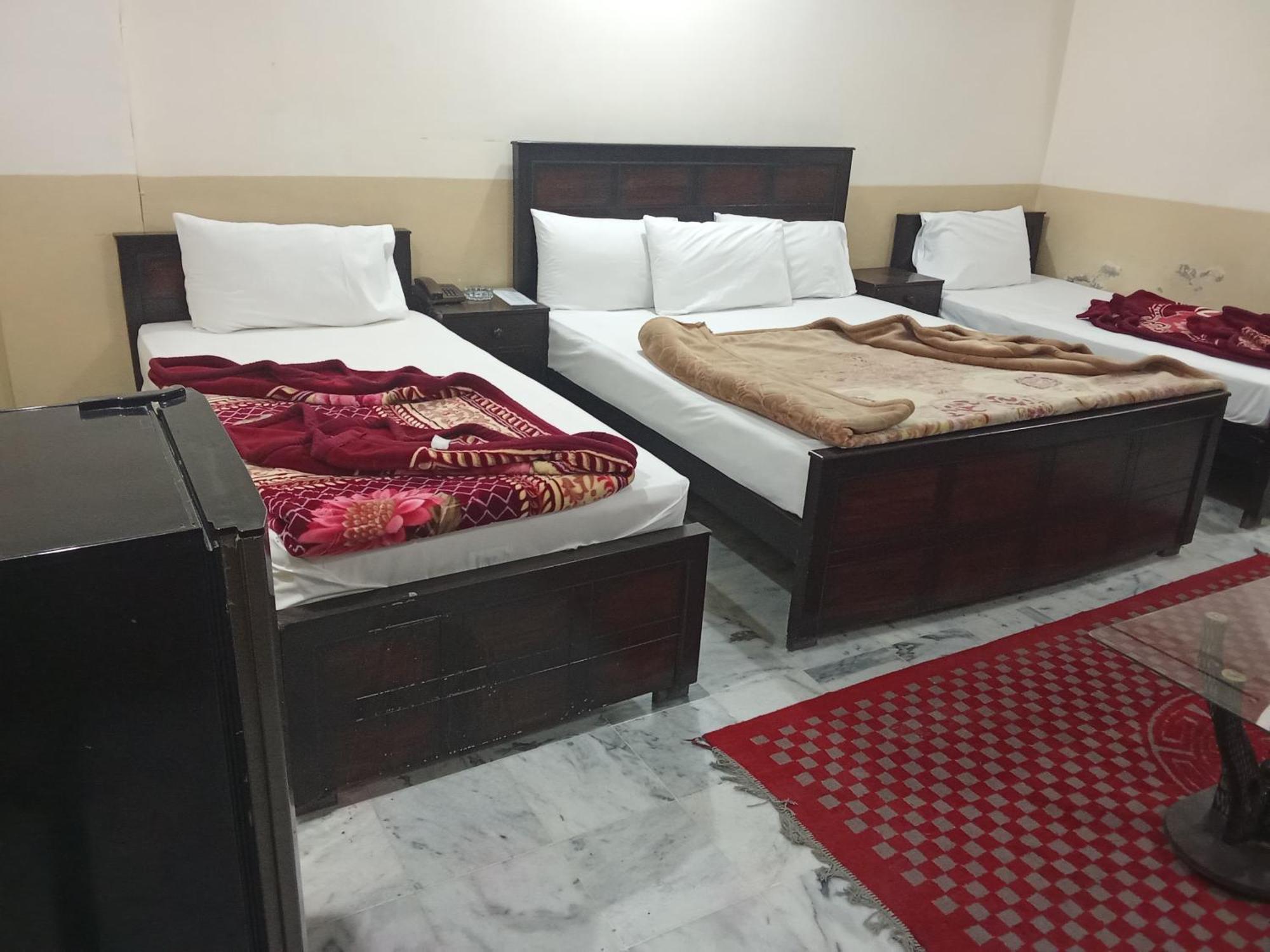 Hotel Khursheed Palace ラーワルピンディー エクステリア 写真