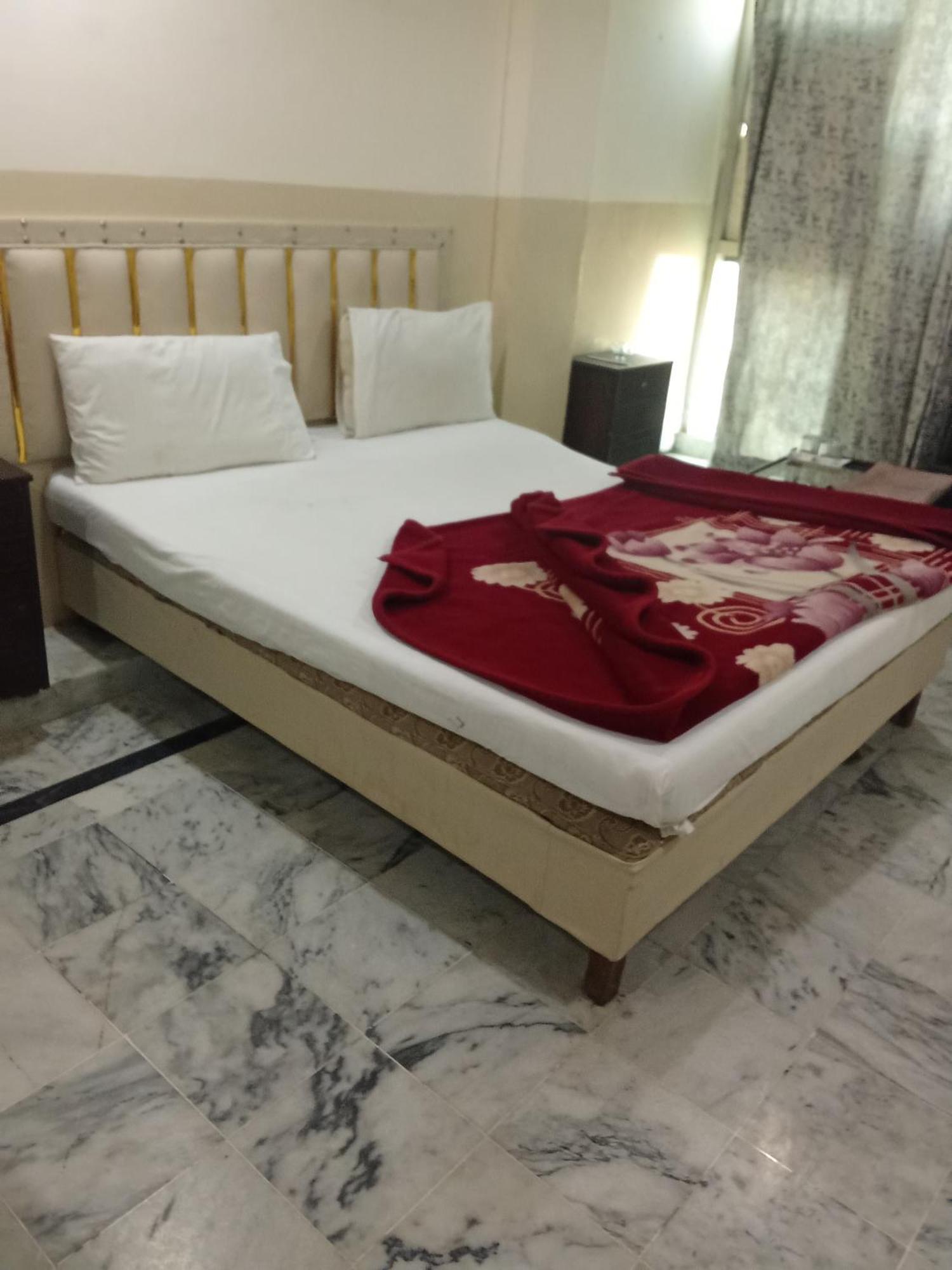 Hotel Khursheed Palace ラーワルピンディー エクステリア 写真